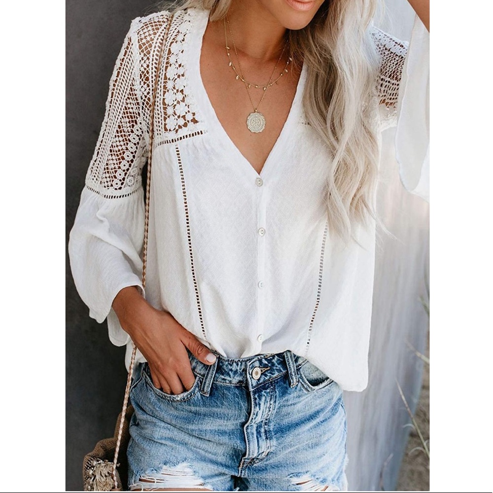 Women’s Boho crochet bell sleeve blouse 🌺